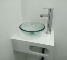 Lave main du WC à l'étage