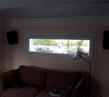 Grand salon: installation des hauts parleurs