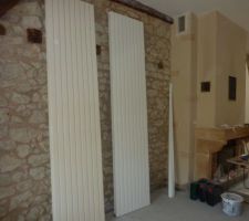 Ponçage des murs et début de l'enduit pour lisser les murs:dépose des radiateurs