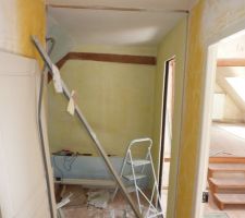 Création d'un dressing dans la suite parentale/créons une ouverture et retirons une ancienne porte