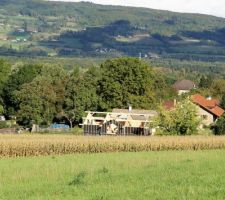 Arrivée de l'ossature jour 2 - vue de loin