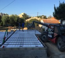 1er godet de beton pour la dalle