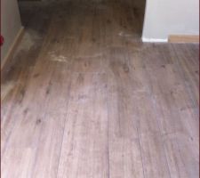 Carrelage effet bois montré par l'archi : Marazzi Olmo en 3 largeurs.