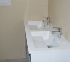 Meuble salle de bain pos&eacute; , un merci &agrave; mon beau fr&eacute;re (Gilles)