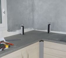 Angle de la cuisine avec multi prises escamotables