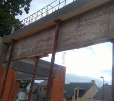 Etape 1 : Poutre en 2 &eacute;tapes avec retomb&eacute;e de 42cm pour accueillir les 3 BSO autoportants