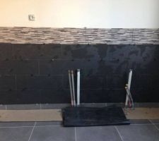 Mur du meuble vasque