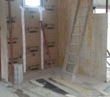 Début du coffrage de l'escalier