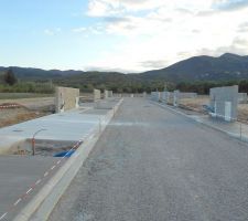 Pose des cand&eacute;labres + Trottoir + Cr&eacute;ation emplacement stationnement