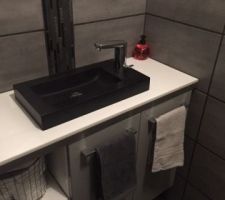 Lave main avec robinet Grohe infrarouge ! Mon p'tit Lou adore, ça marche tout seul juste en passant les mains, trop drôle !!