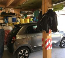 Enfin dans le garage
Merci Mr le maçon terrassier bon a rien......