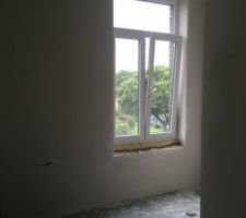 Le plafonnage du hall de la salle de bain du 1er sèche