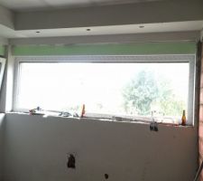 Le plafond de la cuisine et plafonné