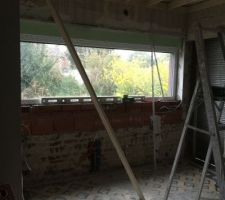 On construit la carcasse du plafond de la cuisine