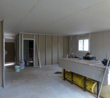 Sejour/cuisine (vue sur cuisine) : 45.8 m2