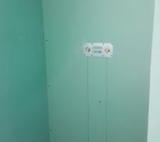 Arrivées murales pour douche de la suite parentale