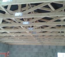 Plafond avec fermettes (60cm entres chacunes)