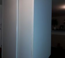 Le rideau enfin remplacé par des portes coulissantes!!Merci à mon Pti mari encore...mais j'ai patiente!!un conseil...faites le max avant de poser les meubles après on a du mal à s'y remettre!!
