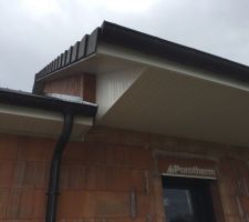 D&eacute;but et fin de la mouchette PVC ext&eacute;rieur.