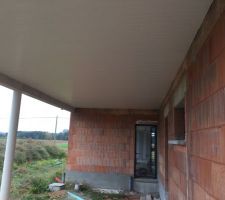 D&eacute;but et fin de la mouchette PVC ext&eacute;rieur.