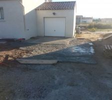 Terrasse devant le garage par la suite nous mettrons des pavé