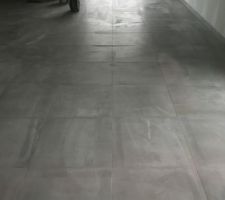 60X60 Bords rectifiés, joints gris 2 mm