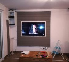 Travaux en cours. Reste encore les finitions ai a fixer des étagères a gauche.