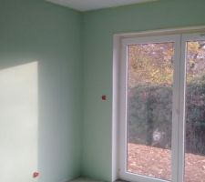 Peinture verte claire (Cupboard green/ Little Greene) dans la deuxième chambre