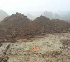 Le tas de terre monte, avis aux amateurs de terre qui ont des besoins !