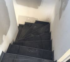 Vue escalier depuis le haut