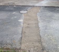 Assainissement Veolia partie voirie!! On a pris de l'avance par rapport &agrave; cela au 8octobre c'&eacute;tait d&eacute;j&agrave; fait, l'eau etait d&eacute;ja sur le terrain, on voulait mettre la "pression" au constructeur par rapport &agrave; cela, Cest le cas de le dire! Une buse pour amener l'eau potable et l'autre pour l'&eacute;vacuation des eaux us&eacute;s qui est g&eacute;r&eacute; chez nous par camvs.
Je suis actuellement dans l'attente du devis pour France t&eacute;l&eacute;com, attention Cest ce qui est le plus long donc il ne faut pas tra&icirc;ner une fois le permis accord&eacute;, vous &ecirc;tes cens&eacute; recevoir un courrier de la part d'orange qui vous dirigera vers le bon service.