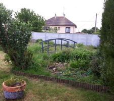 461m2 clos sur 3 c&ocirc;t&eacute;s et mur pour le dernier c&ocirc;t&eacute; sera fait aujourd'hui