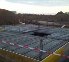 Ferraillage et coffrage de la dalle du sous-sol terminé