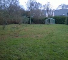 Vue du terrain avec l'ancienne verrière