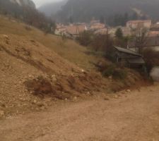 Le terrassier s'set attaque &agrave; la pente avec un peu d'inquietude