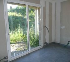 Cot&eacute; salon-tv