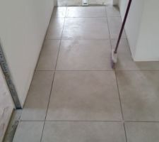 Petit couloir qui dessert les chambres