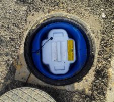 Eau sur le trottoir