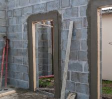 Bande de redressement autour porte de service