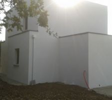 Vue du nord-est de la maison.