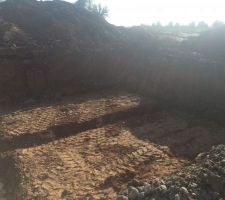 Petit tour sur le terrain travaux fondation commencé