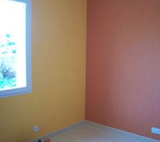 Le papier peint de la chambre 1.