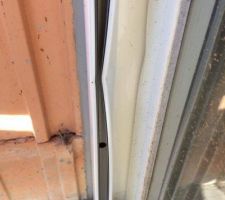 Les montants de la baie coulissante en Alu ont souffert aussi malheureusement.