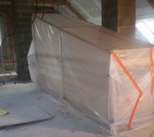 R&eacute;alisation d'un sas pour prot&eacute;ger l'habitation pendant la dur&eacute;e des travaux. Il est con&ccedil;u de mani&egrave;re &agrave; acc&eacute;der ais&eacute;ment au chantier.