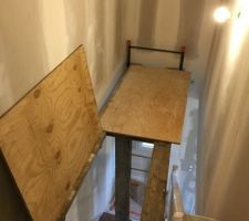 Échafaudage maison pour la cage d'escalier^^