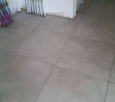 Pose du carrelage entrée, couloir placard d'entrée avec joints en partis fait