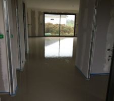 Coulage de la chape liquide