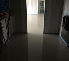 Coulage de la chape liquide