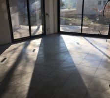 Carrelage sol maison fini hier !