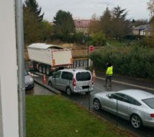 Arrivée du camion de remblai